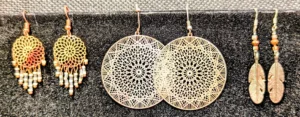 Boucles d'oreilles en acier inoxydable.