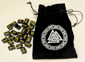 Jeux de runes en Obsidienne noire.